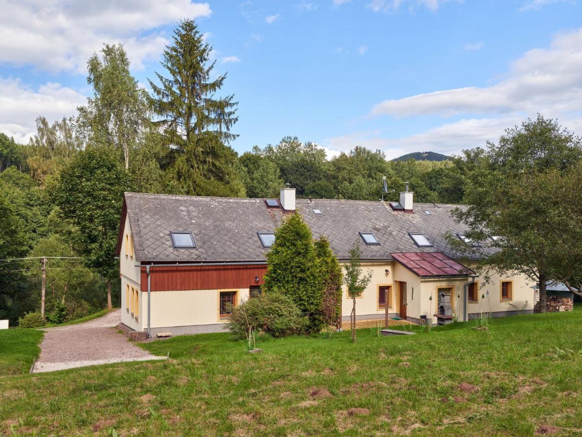 Holiday Home In Lampertice With Swimming Pool Zewnętrze zdjęcie